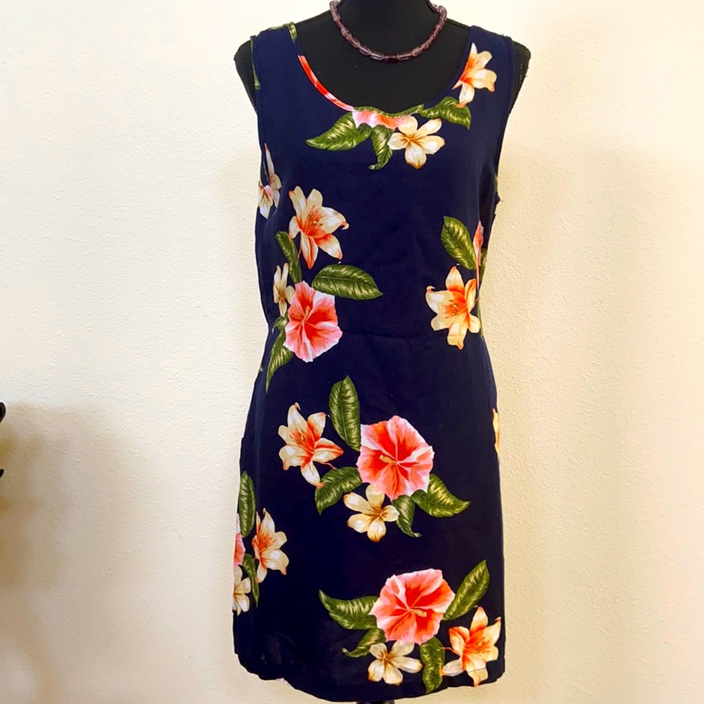 Beautiful tropical Casual or Cover Up Dress Size M